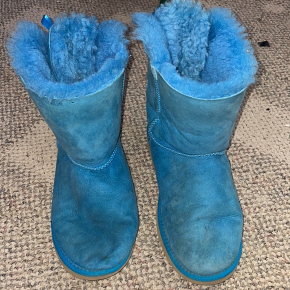 Ugg Bailey Bow Boots - Picture 2 of 6